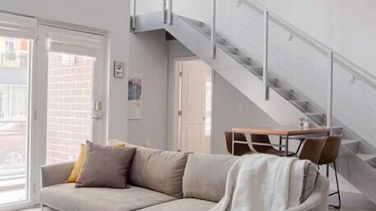 Photo of Livingroom in Cole-Noble District