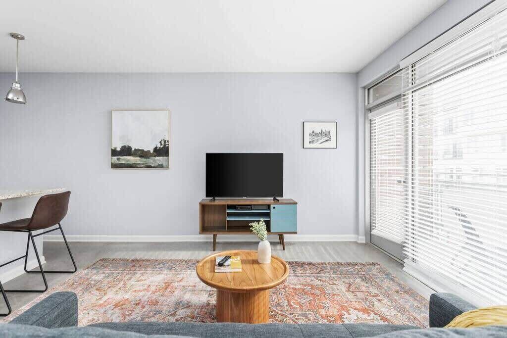 Photo of Livingroom in Cole-Noble District