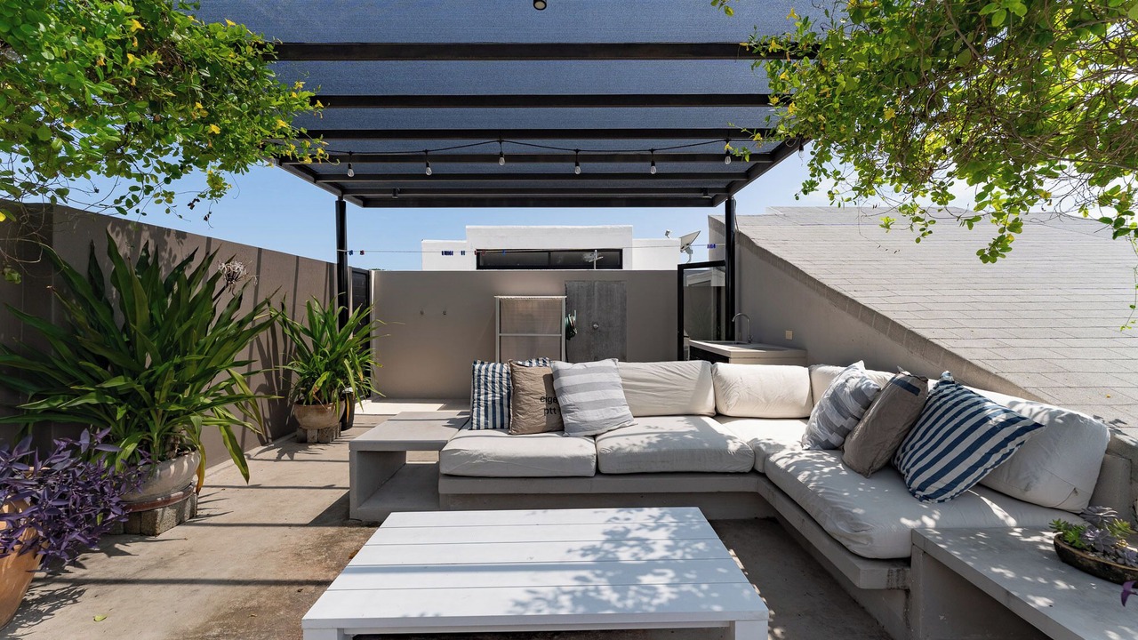 Photo of Patio Balcony in R