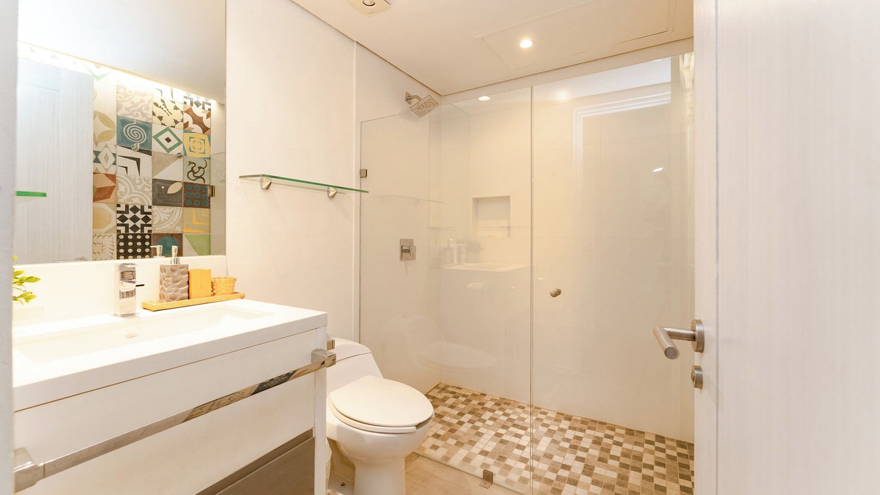 Photo of Bathroom in R