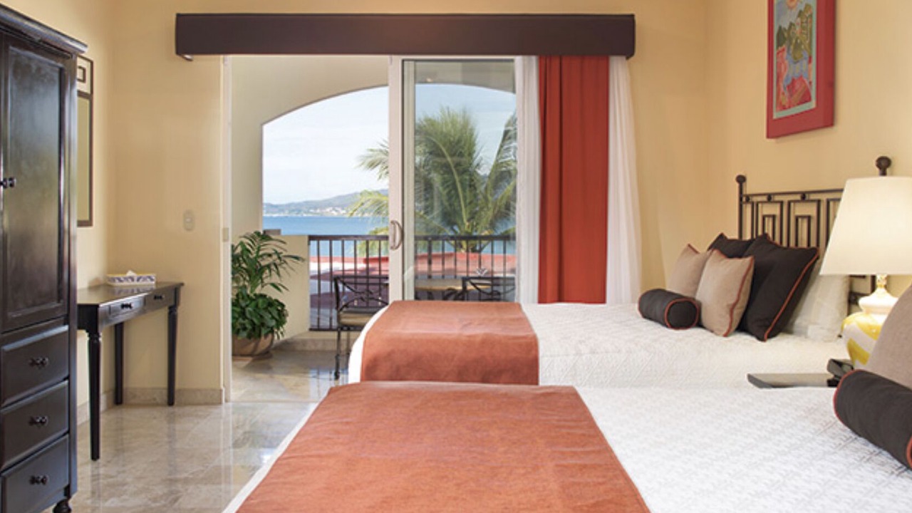 Photo of Bedroom in Flamingos
