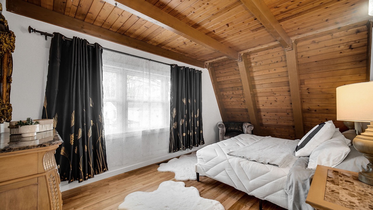 Photo of Bedroom in Culver