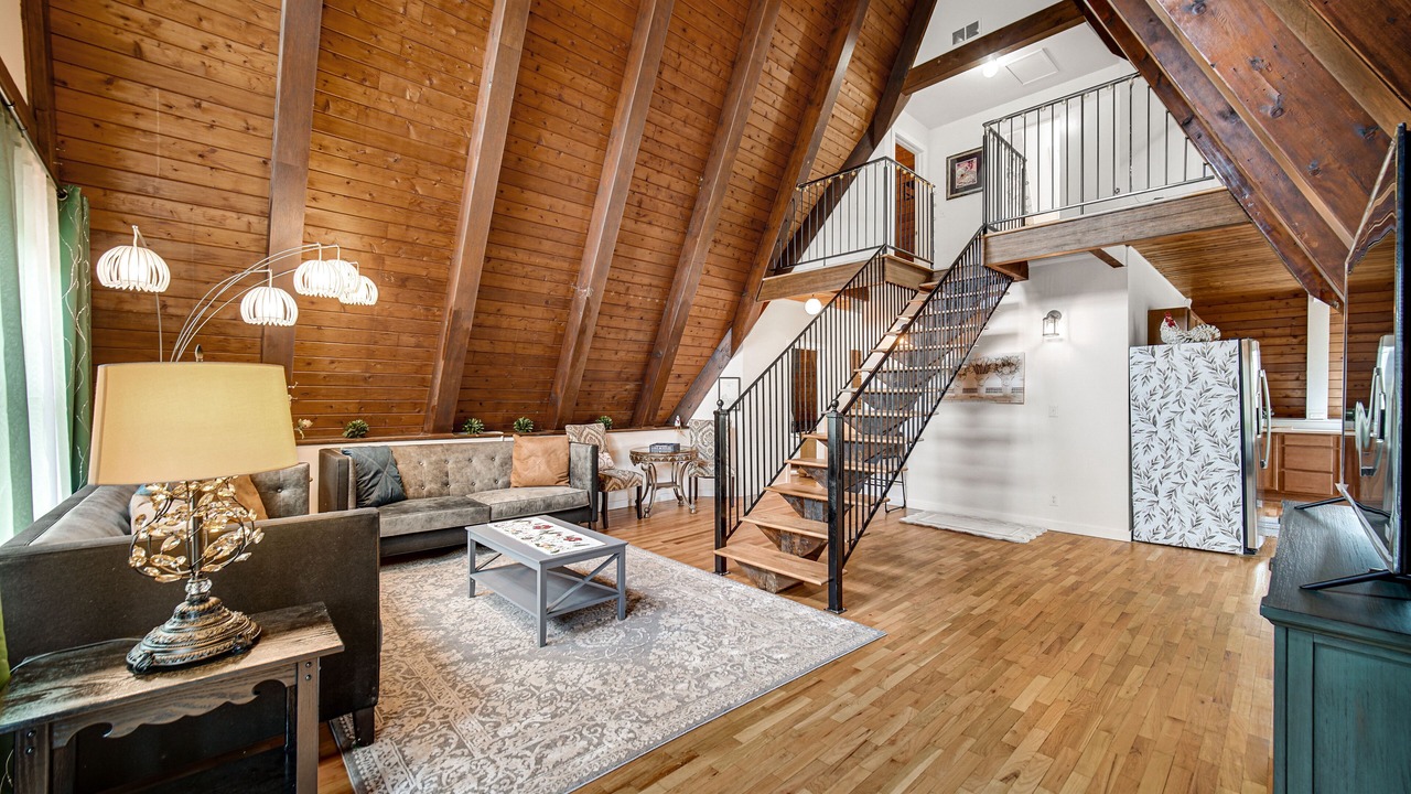 Photo of Livingroom in Culver