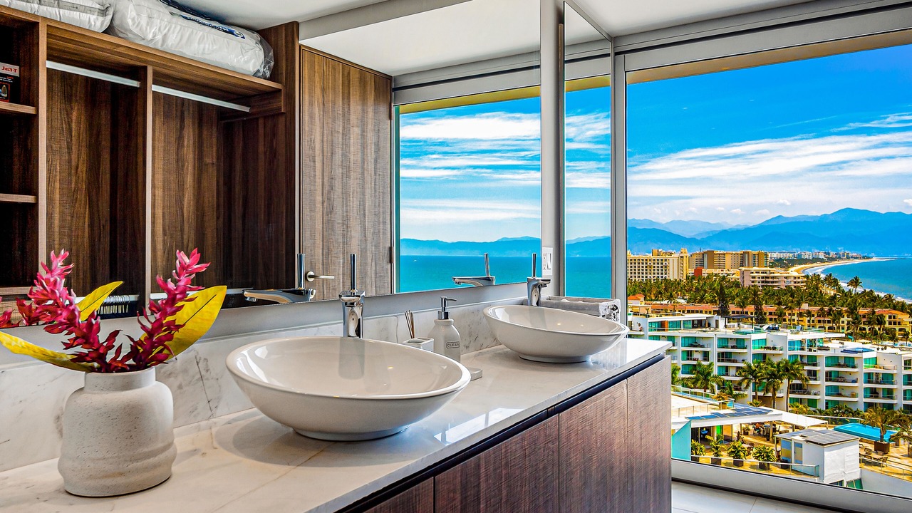 Photo of Bathroom in Flamingos