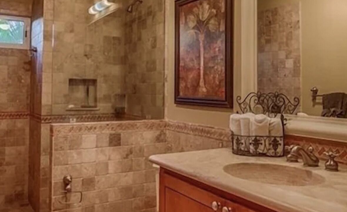 Photo of Bathroom in Zona Hotelera