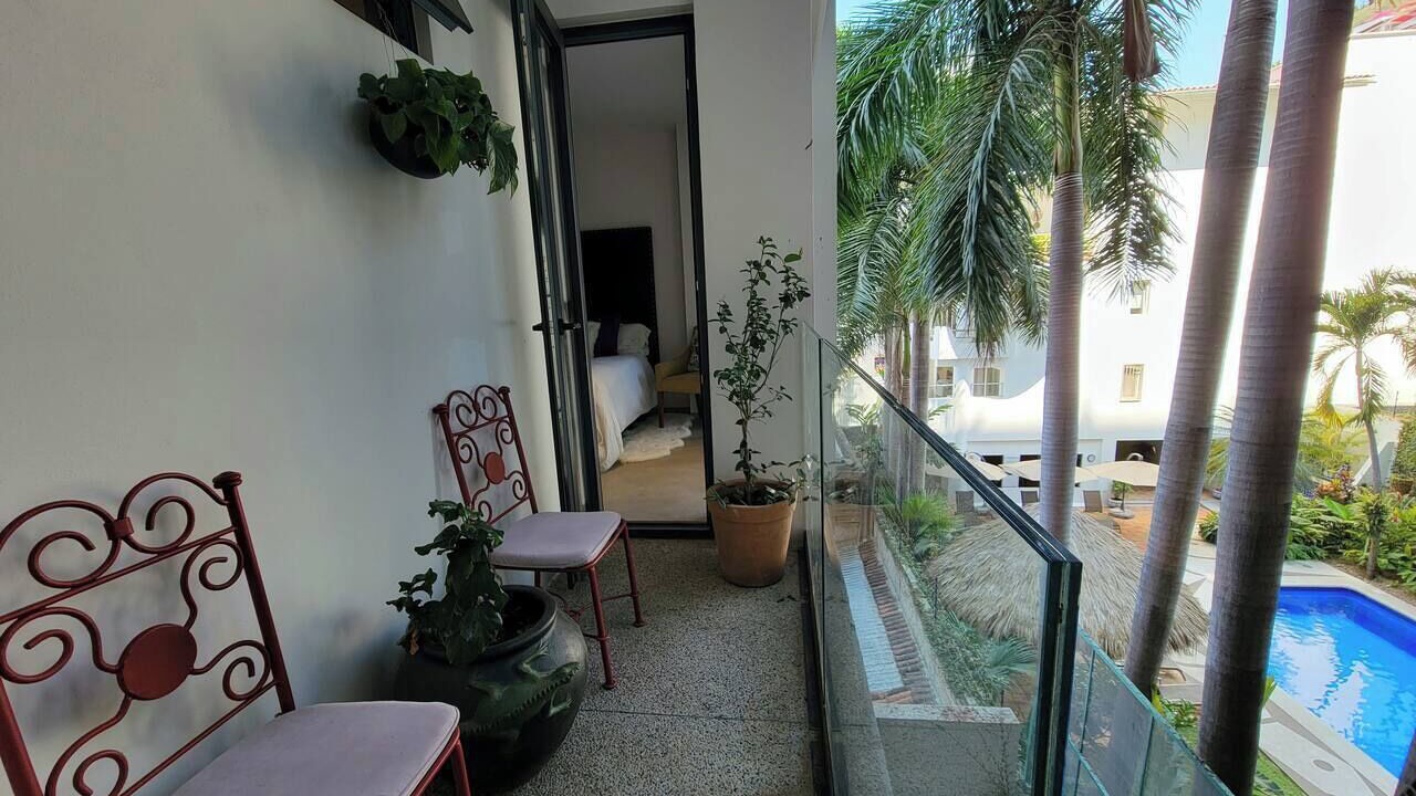 Photo of Outdoor in Romantic Zone