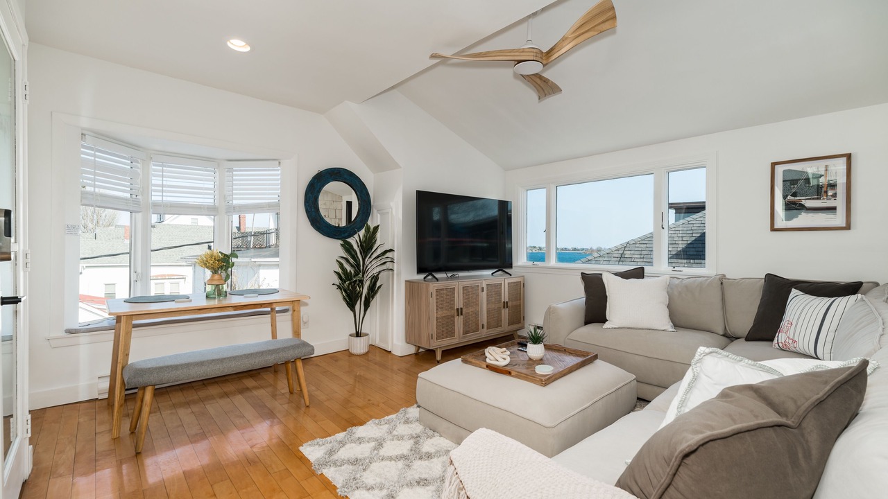 Photo of Livingroom in Gloucester