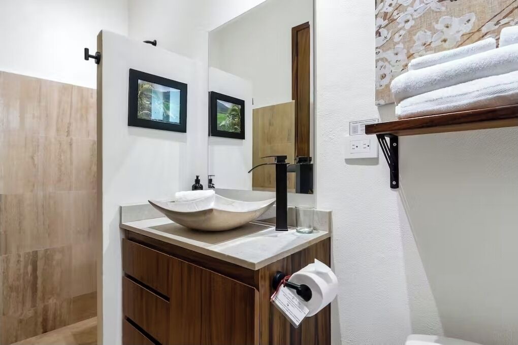 Photo of Bathroom in Flamingos