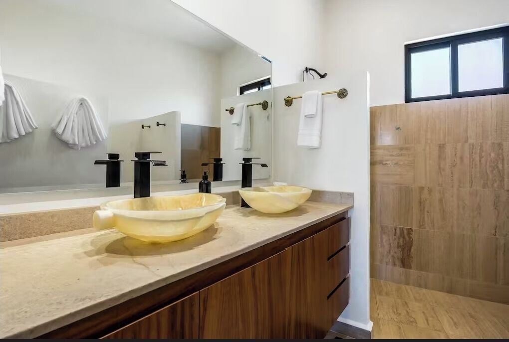 Photo of Bathroom in Flamingos
