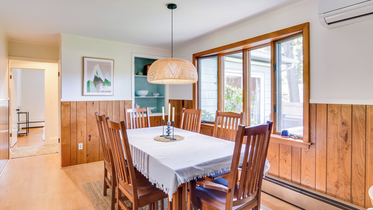 Photo of Livingroom in Saunderstown