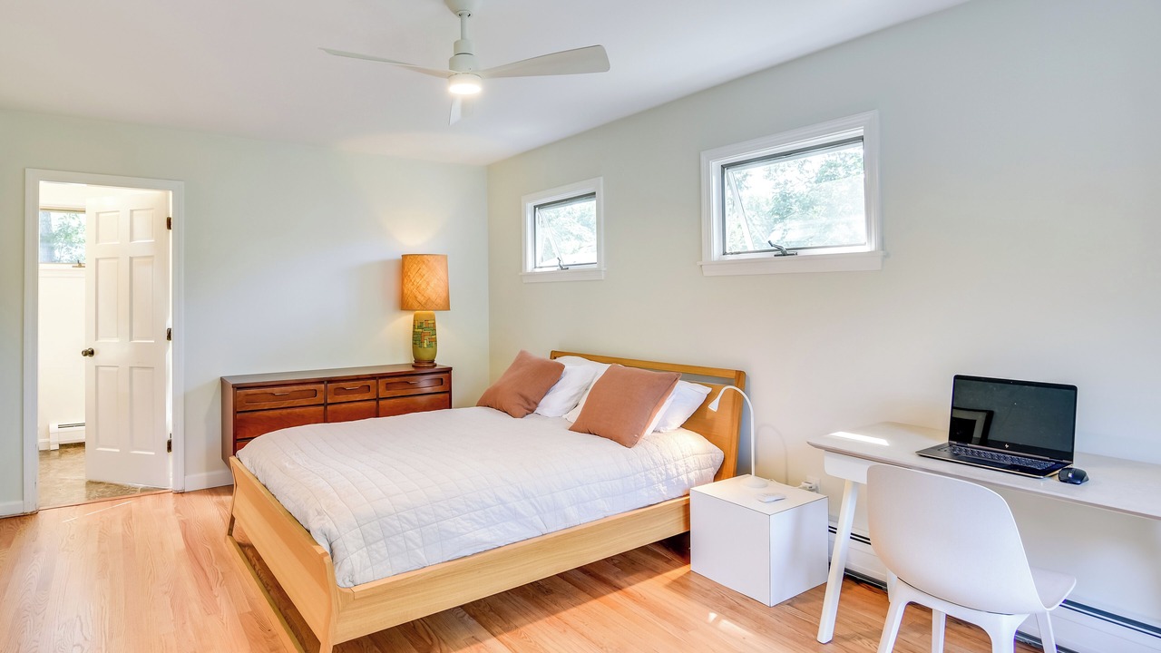 Photo of Bedroom in Saunderstown