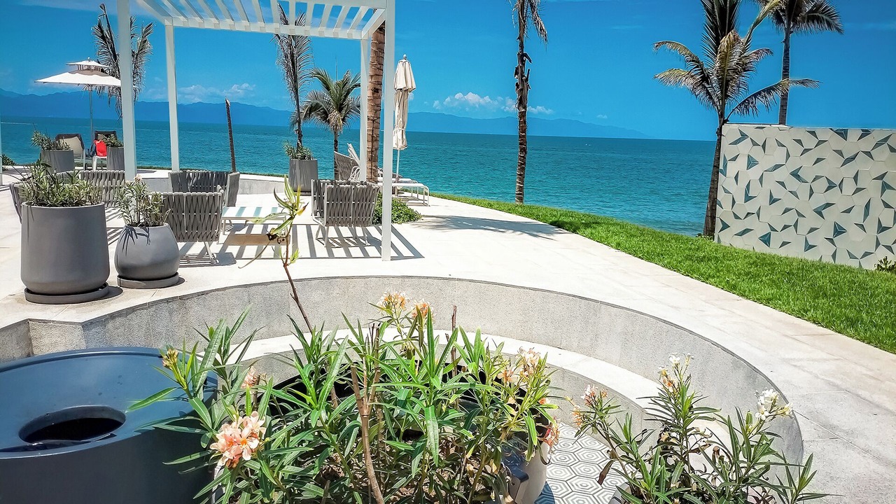 Photo of Patio Balcony in Flamingos
