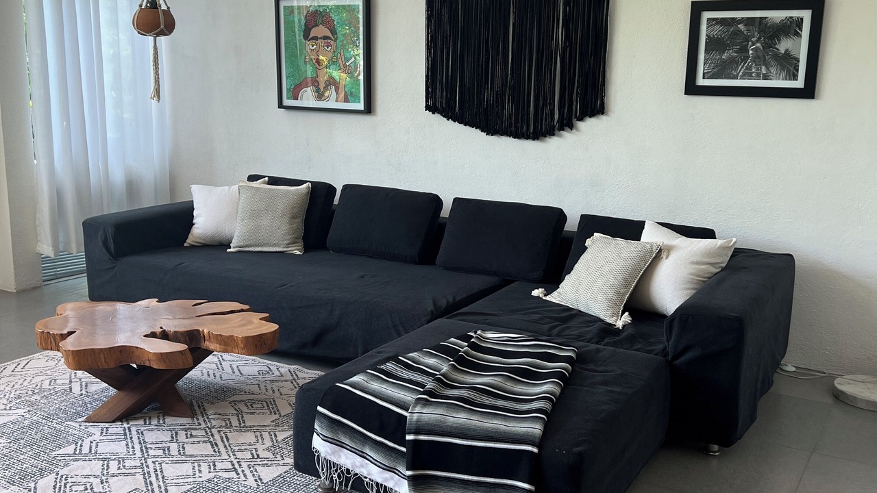 Photo of Livingroom in North End