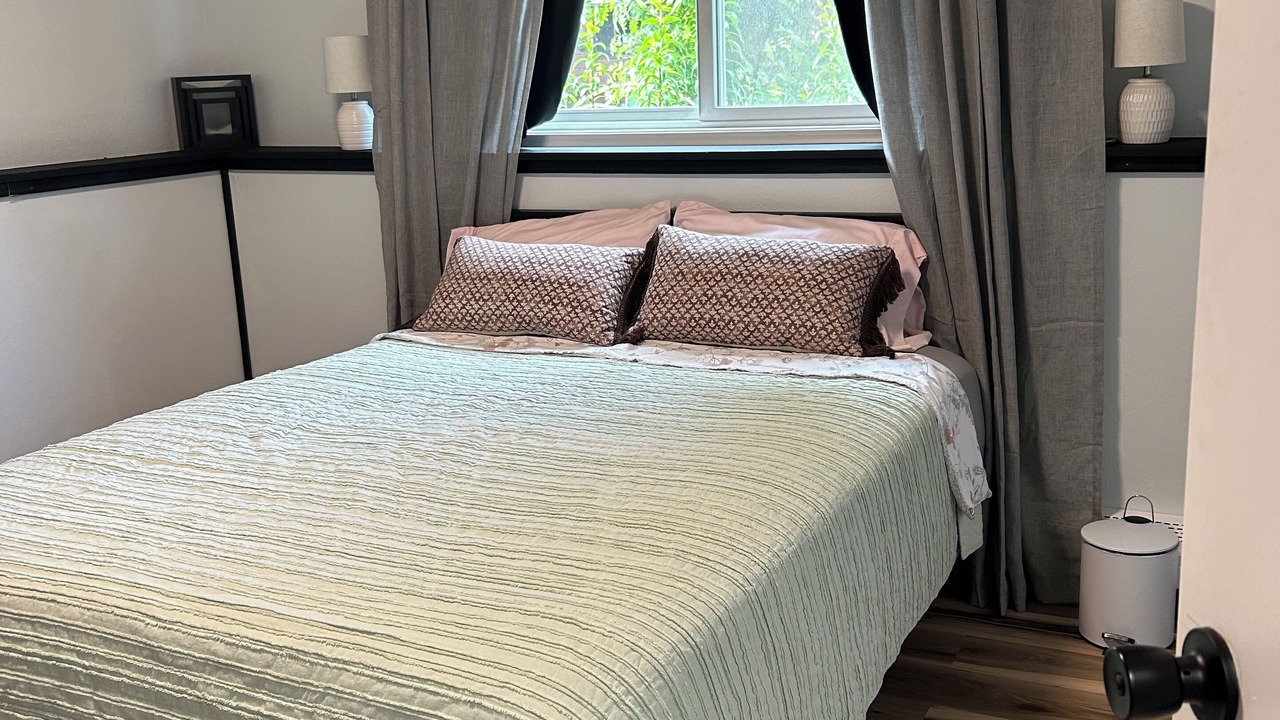 Photo of Bedroom in University Area