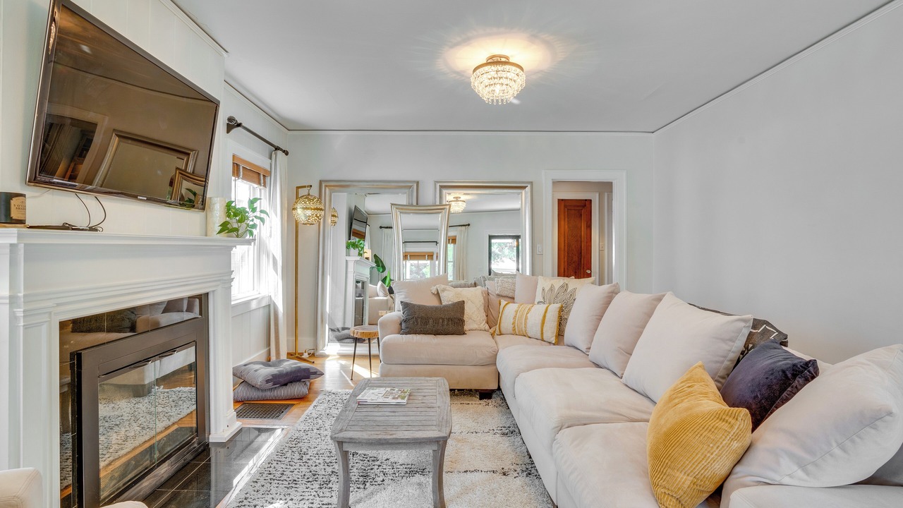 Photo of Livingroom in Crescent Hill