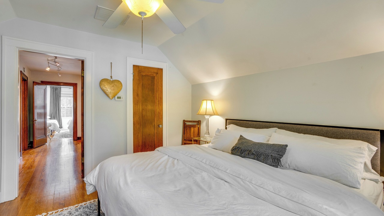 Photo of Bedroom in Crescent Hill