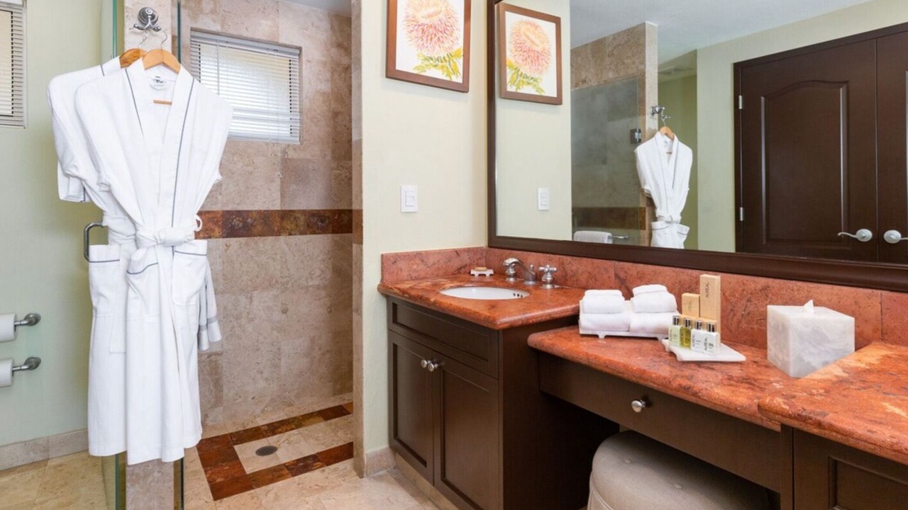 Photo of Bathroom in Flamingos
