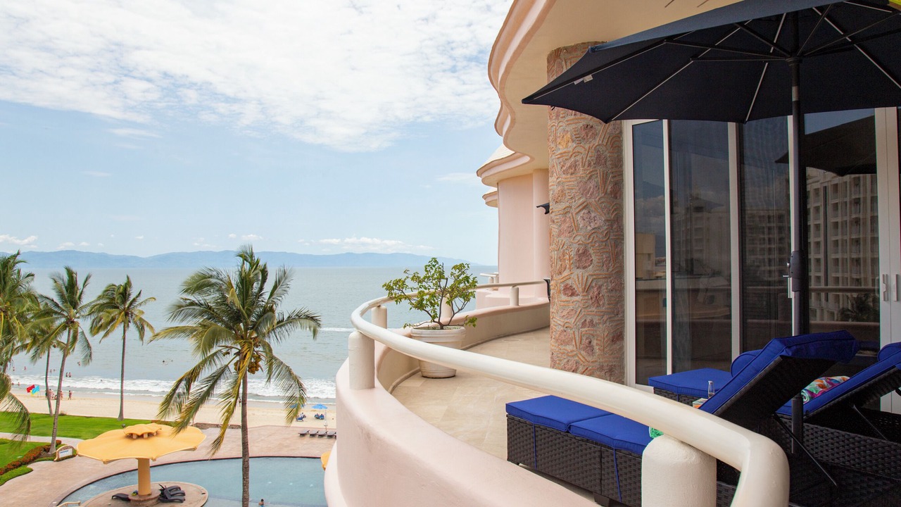 Photo of Patio Balcony in Flamingos