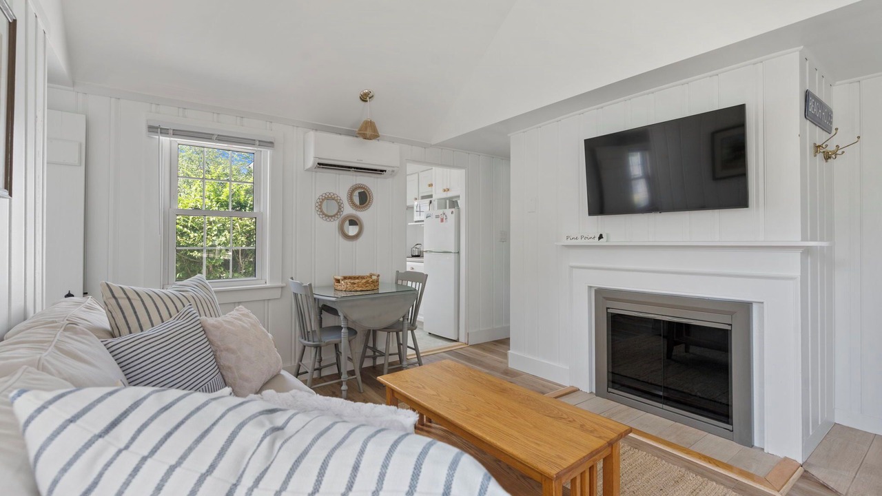Photo of Livingroom in Pine Point