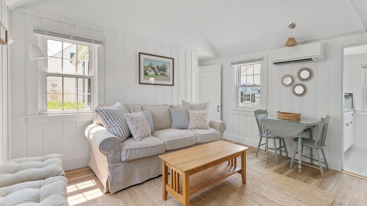 Photo of Livingroom in Pine Point
