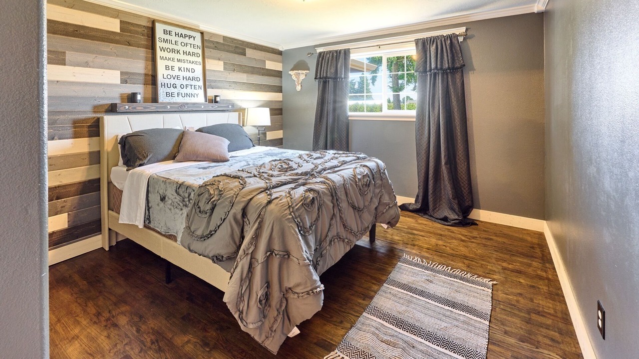 Photo of Bedroom in Woodburn