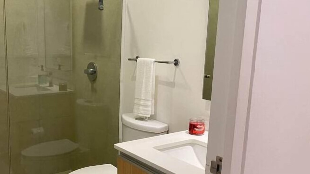 Photo of Bathroom in Flamingos