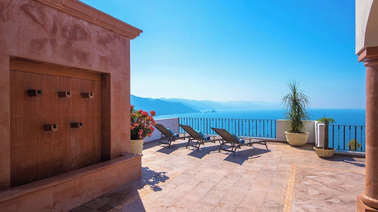 Photo of Patio Balcony in Conchas Chinas