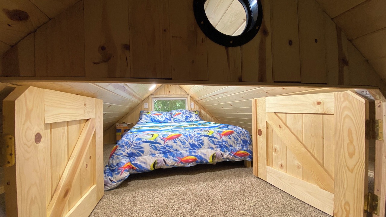 Photo of Bedroom in Depoe Bay