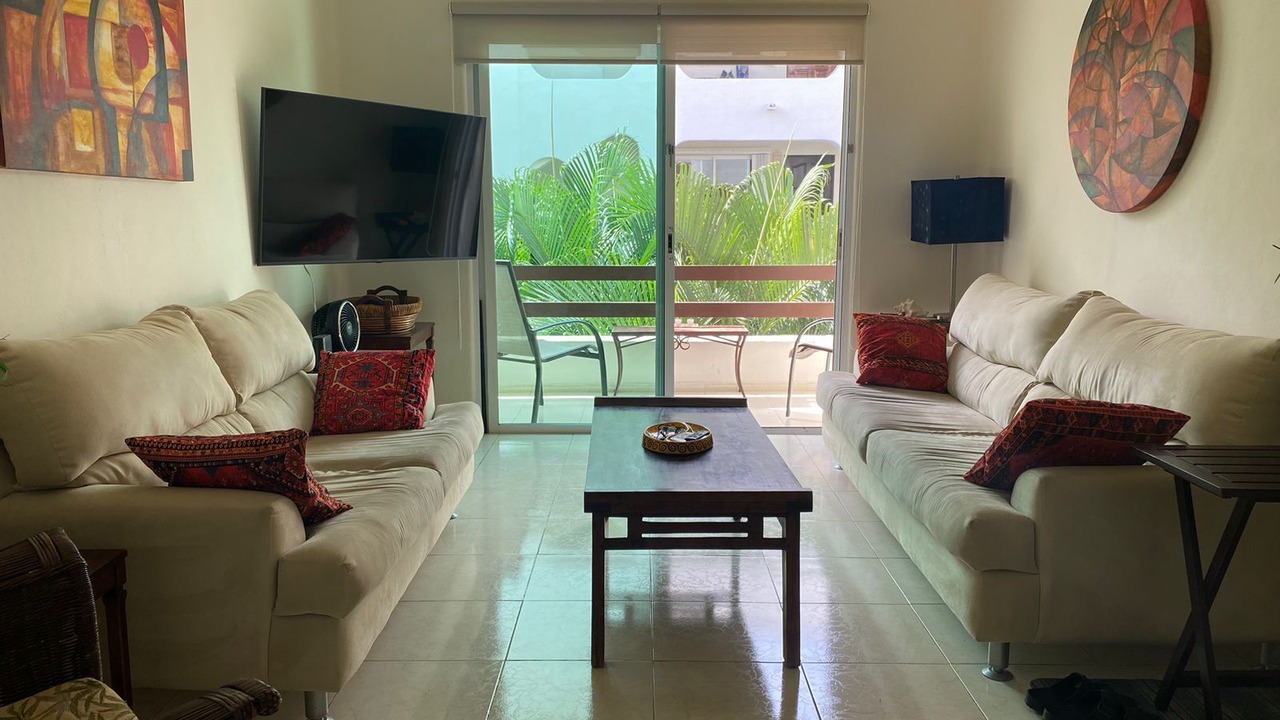 Photo of Livingroom in 12th Street