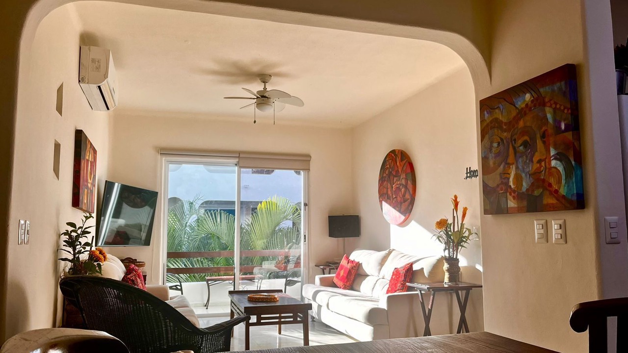 Photo of Livingroom in 12th Street