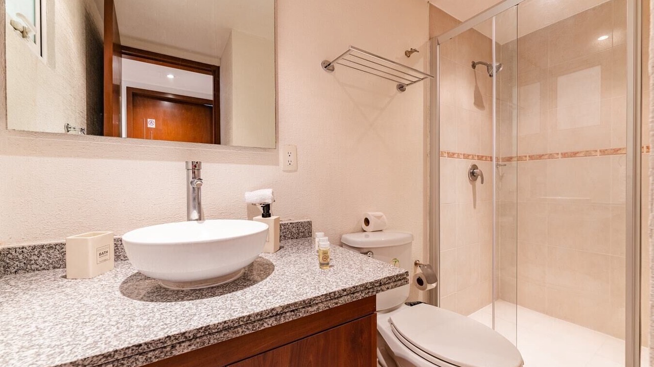 Photo of Bathroom in Anahuac