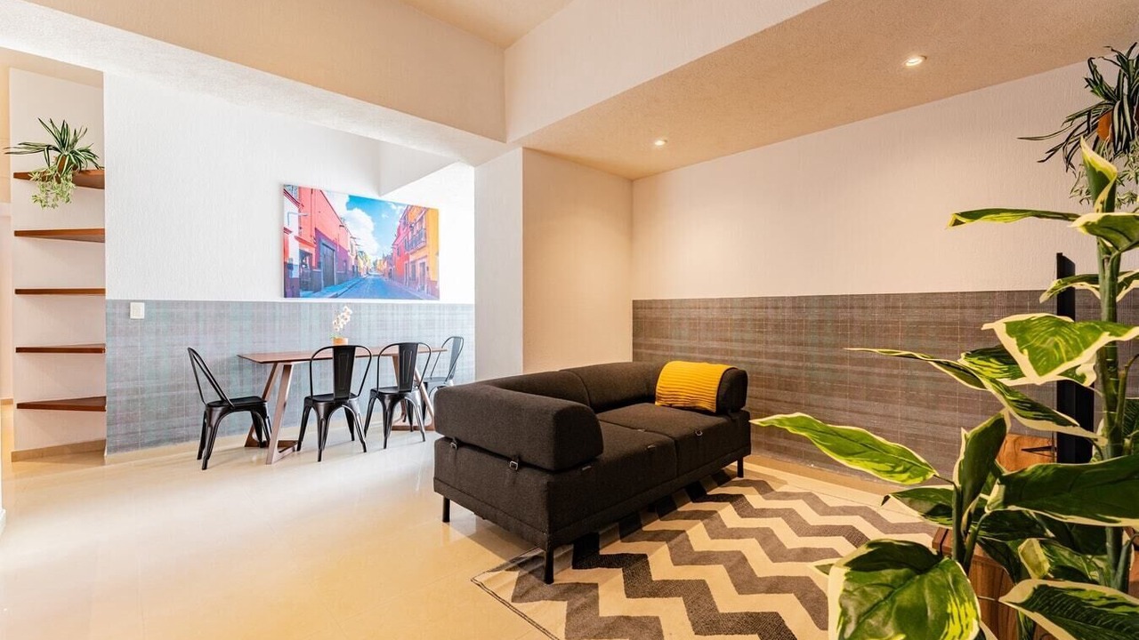 Photo of Livingroom in Anahuac
