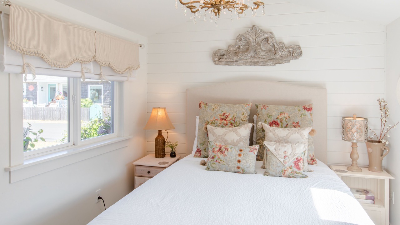 Photo of Bedroom in Downtown Cannon Beach