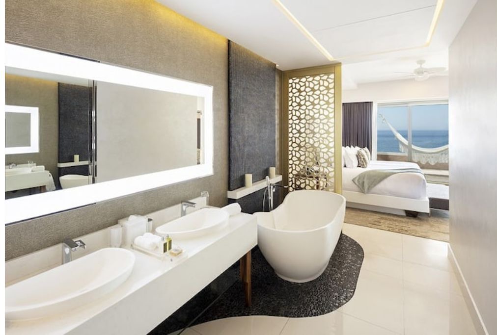 Photo of Bathroom in Zona Hotelera