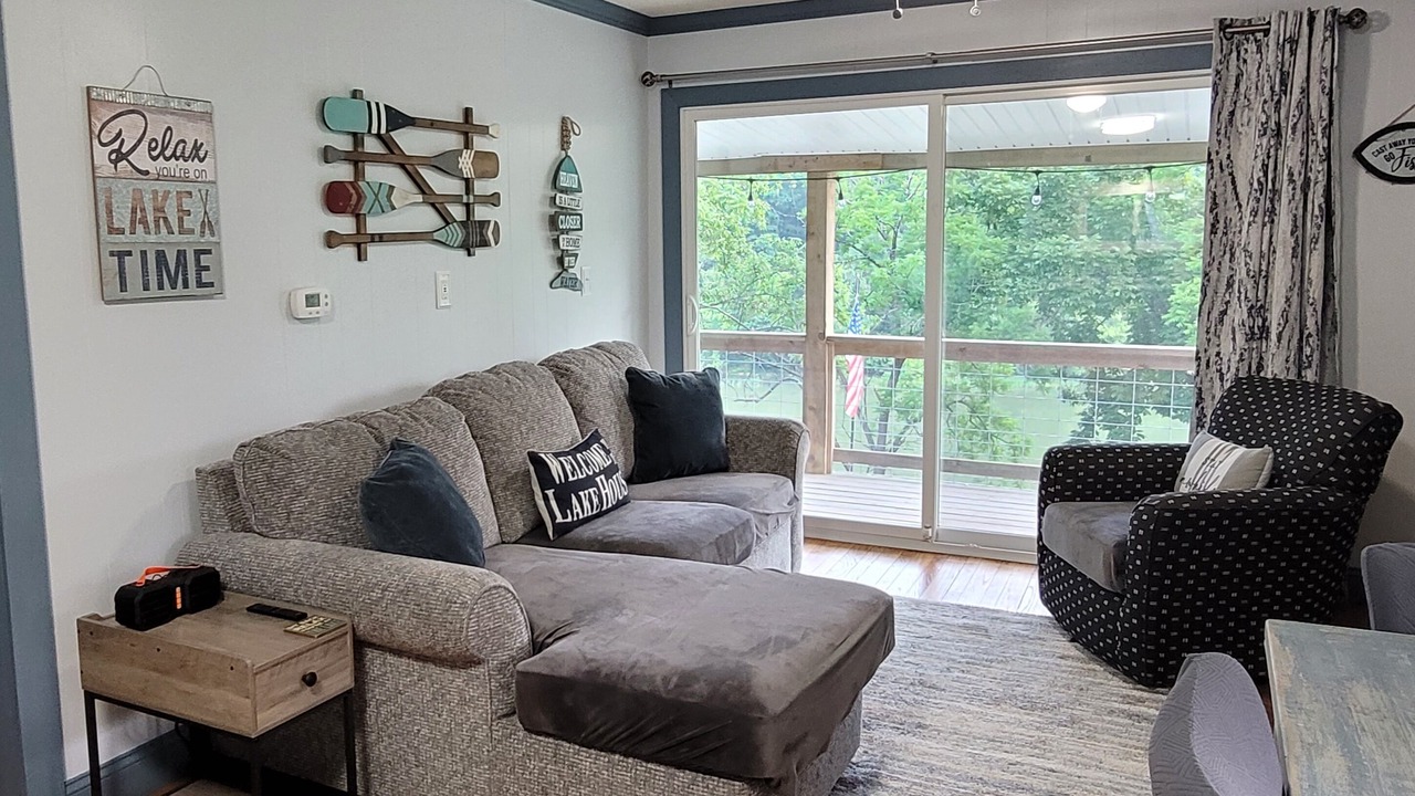 Photo of Livingroom in Crittenden