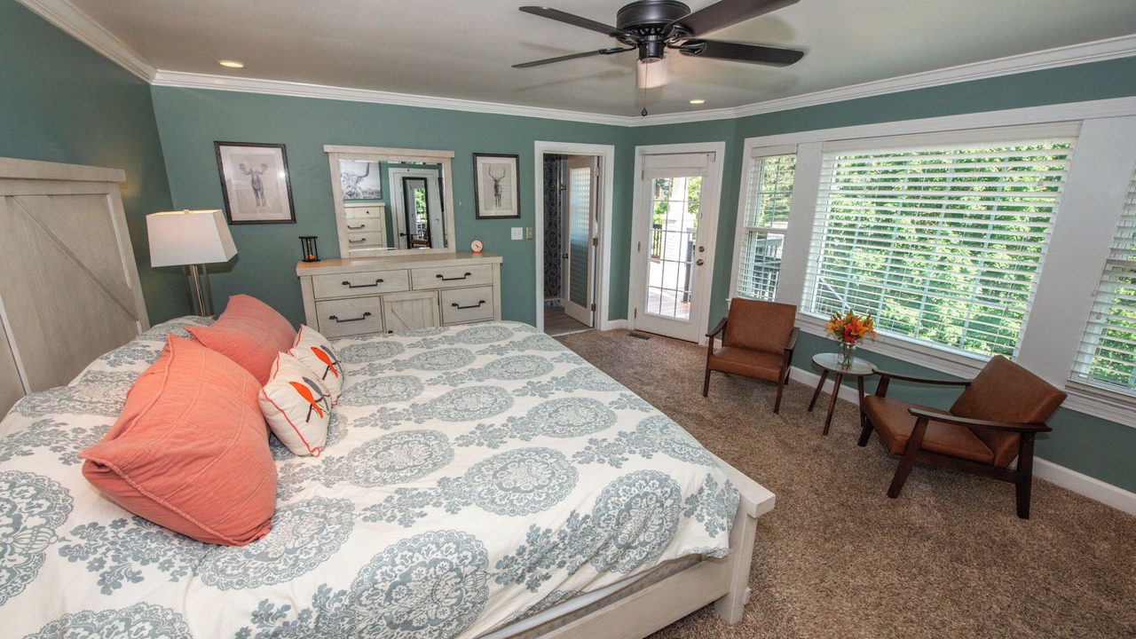 Photo of Bedroom in Brownsboro Zorn