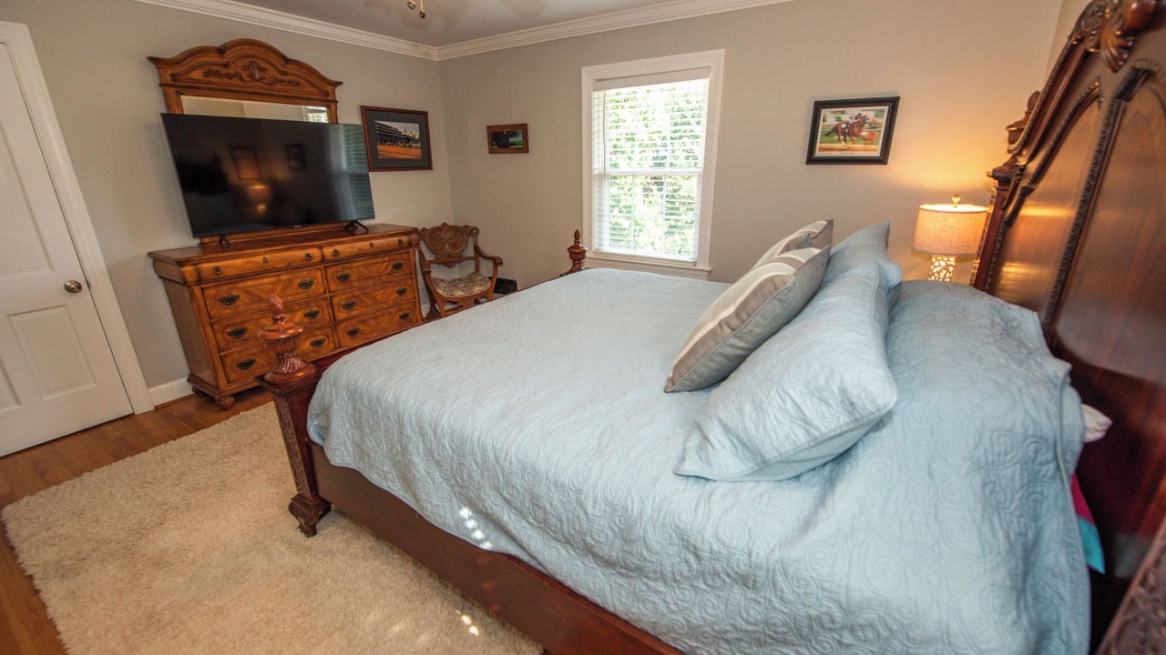 Photo of Bedroom in Brownsboro Zorn