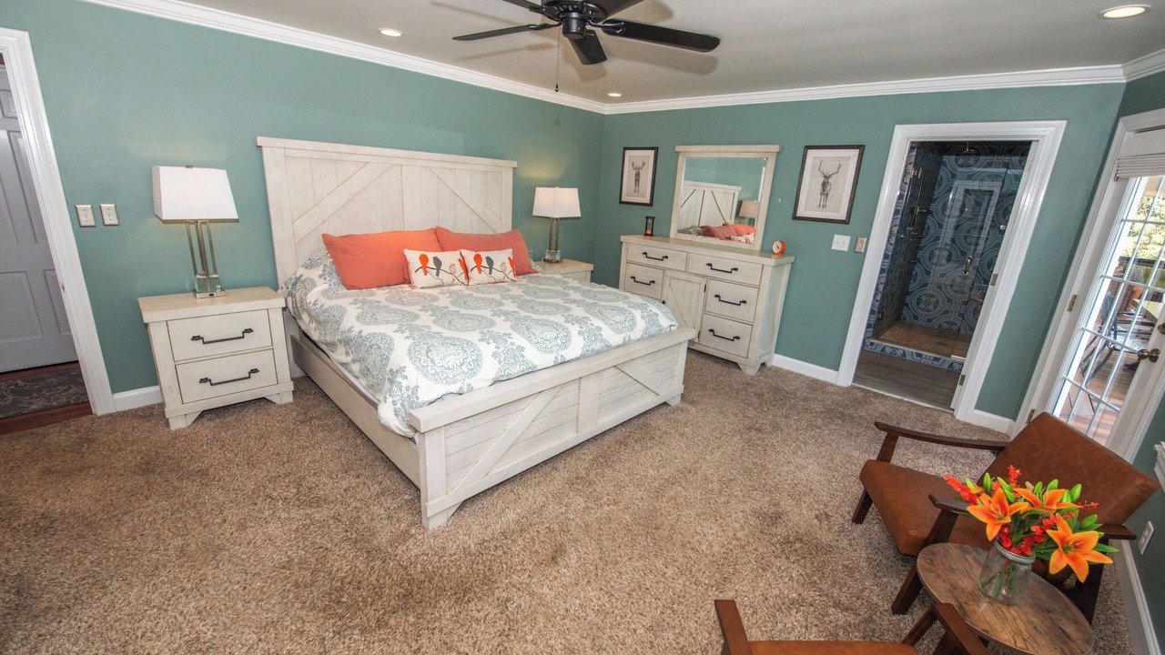 Photo of Bedroom in Brownsboro Zorn
