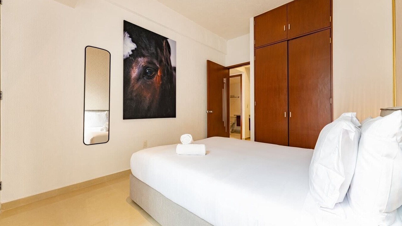 Photo of Bedroom in Anahuac