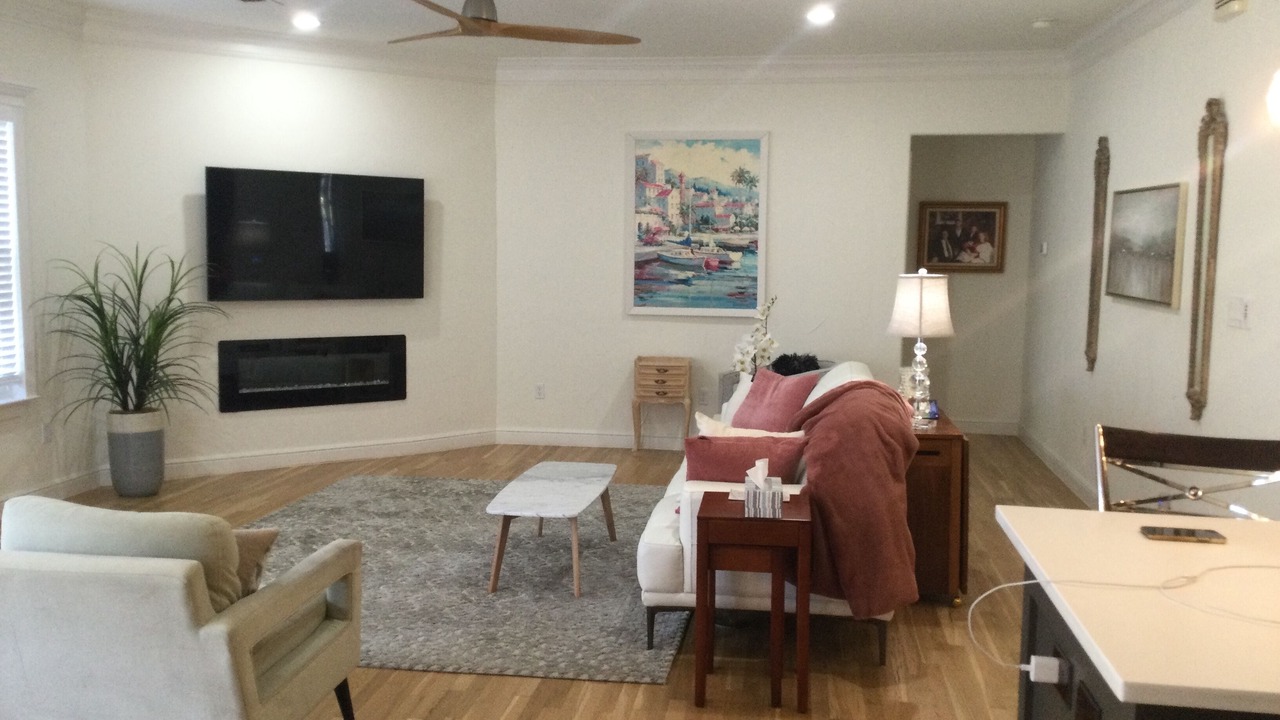 Photo of Livingroom in Historic Downtown Grapevine