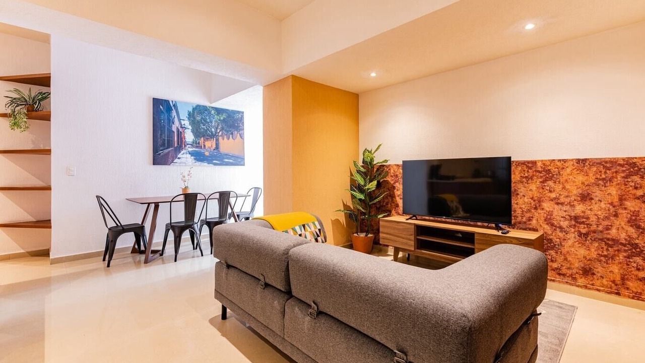Photo of Livingroom in Anahuac