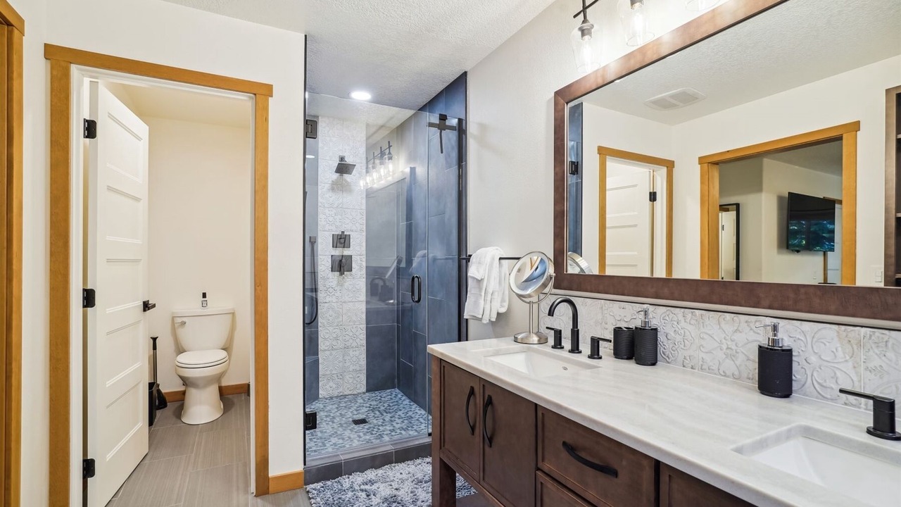 Photo of Bathroom in Cannon Beach