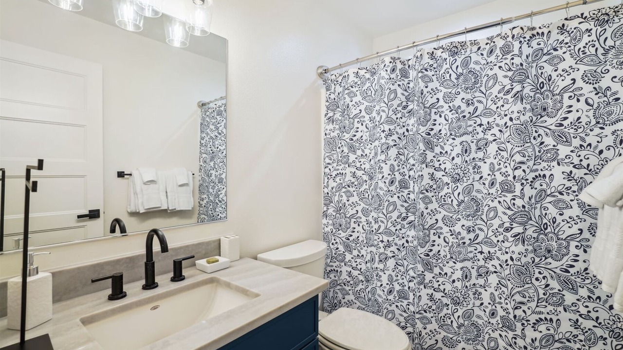Photo of Bathroom in Cannon Beach