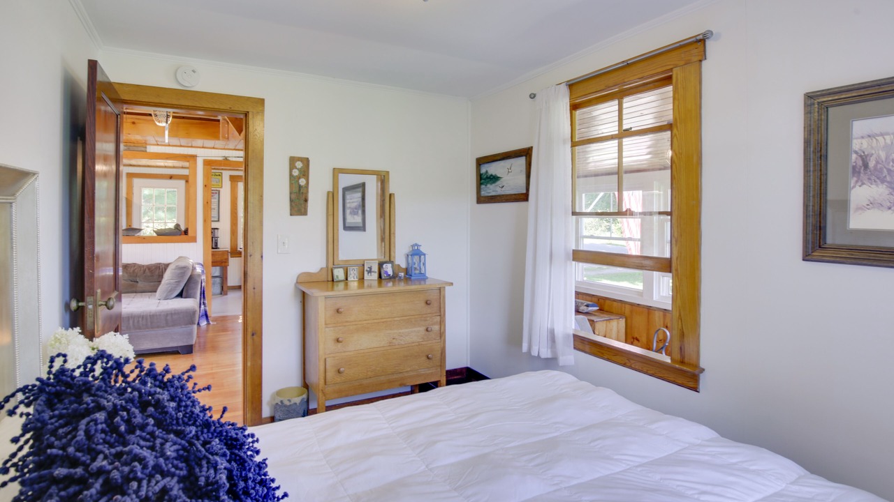 Photo of Bedroom in Nobleboro