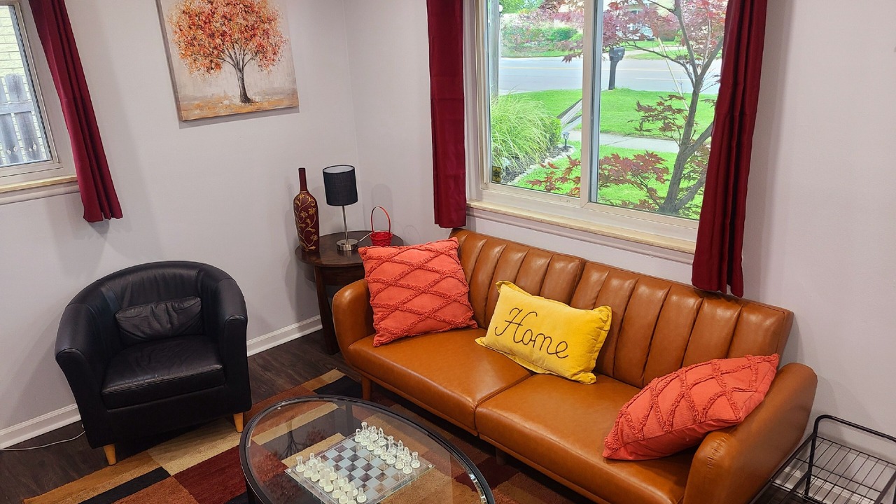 Photo of Bedroom in Dearborn Heights