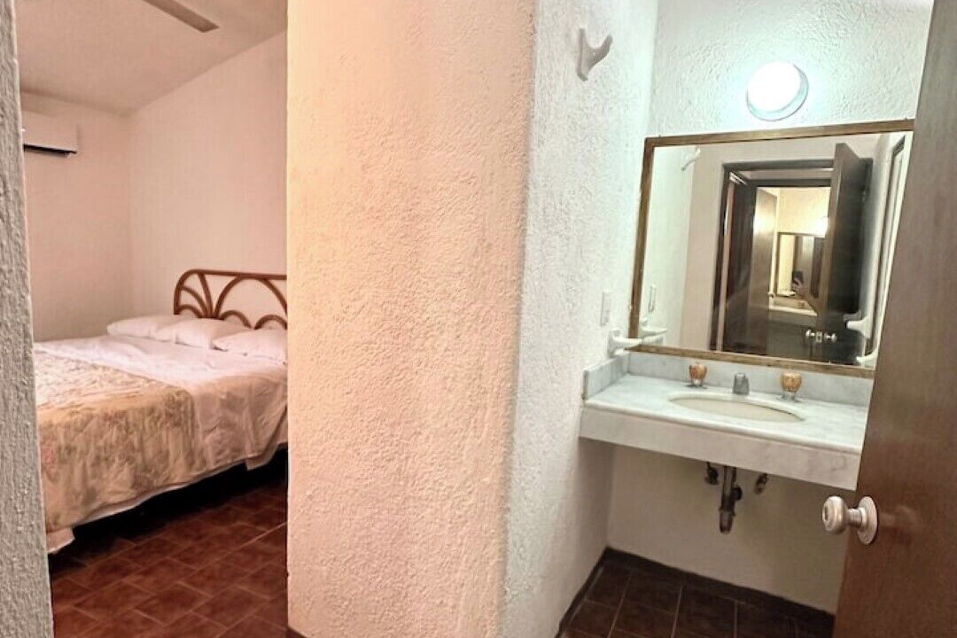 Photo of Bathroom in Club Santiago