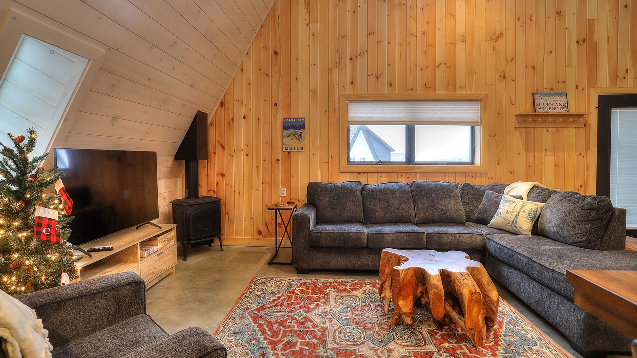 Photo of Livingroom in Sandy River