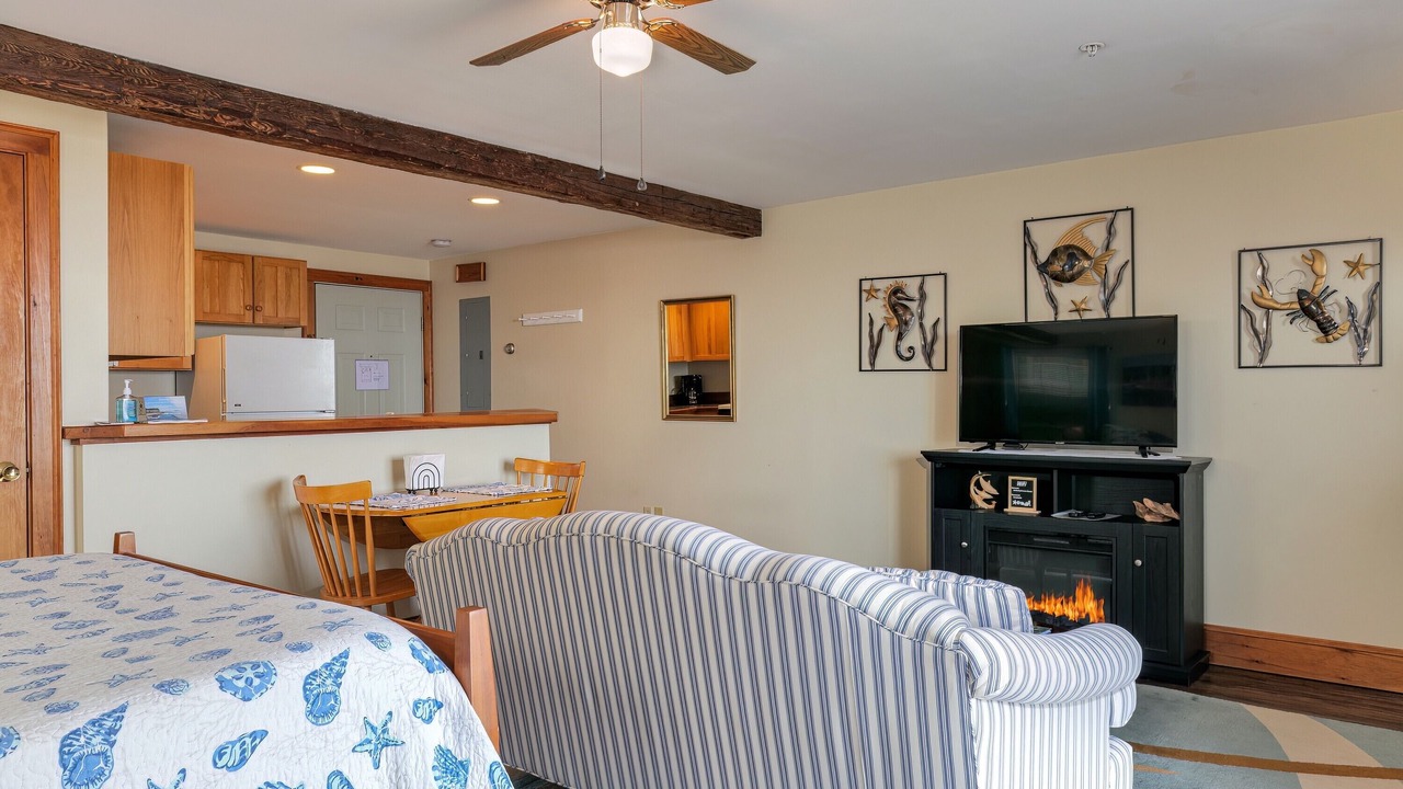 Photo of Livingroom in Lincolnville