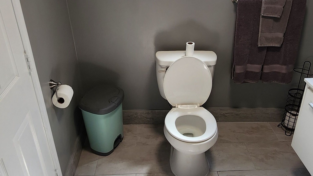 Photo of Bathroom in Mid-Wilshire