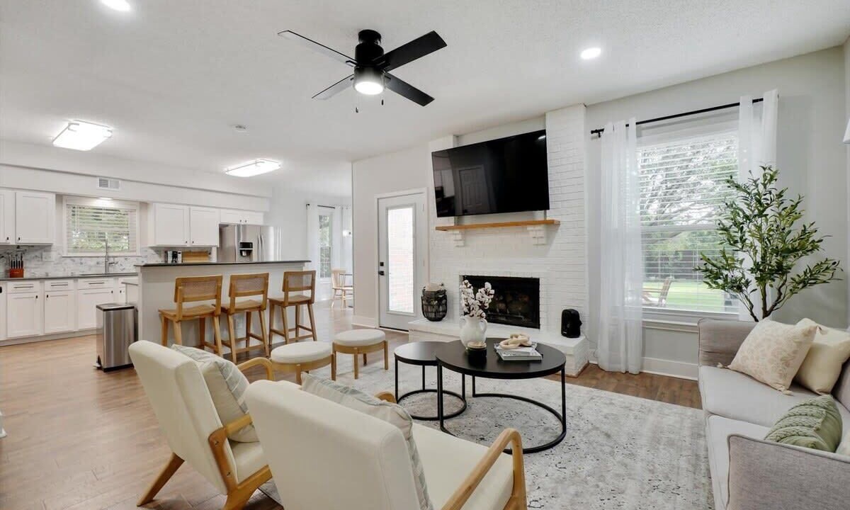 Photo of Livingroom in Flower Mound